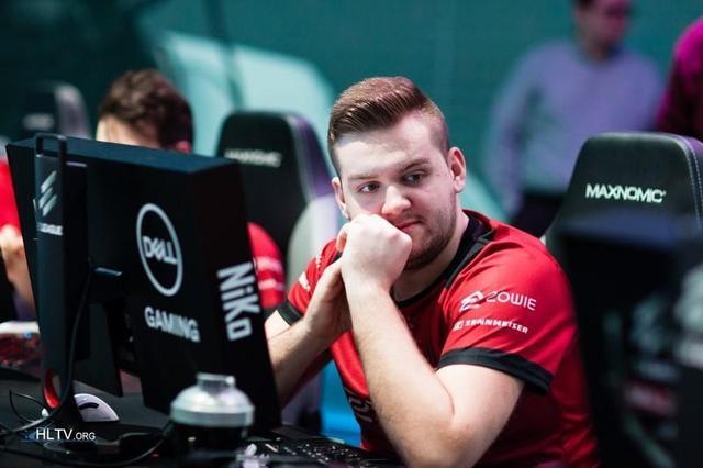 🎬8月4日LPL夏季赛战果：FPX暂居积分榜榜首